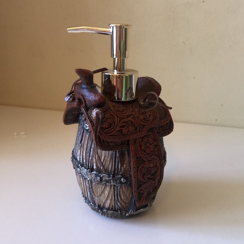 Saddle and barrel soap dispenser new in box